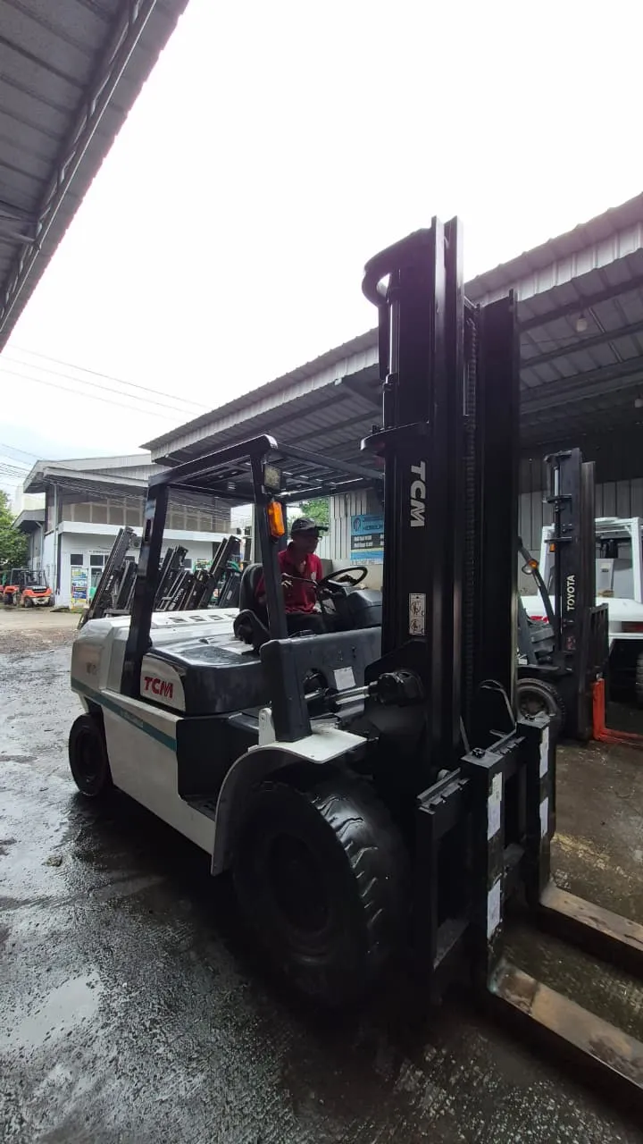 Foto FORKLIFT TCM 5 TON